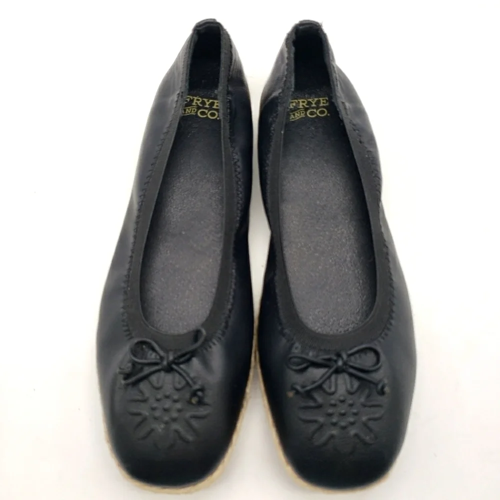 Frye and Co. espadrille flats Women US 7 Black faux leather cream raffia trim